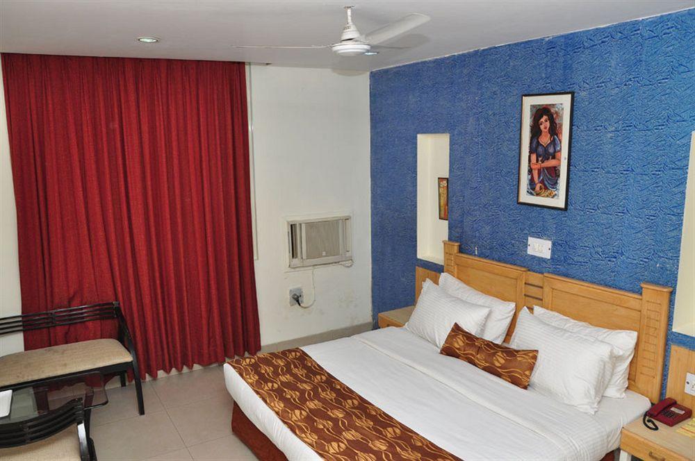 Hotel Abhay Palace Ghaziabad Exterior photo